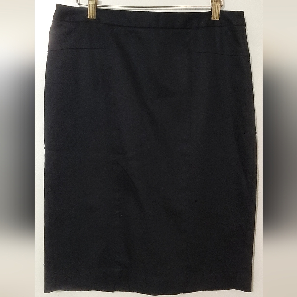 Black Worthington pencil skirt